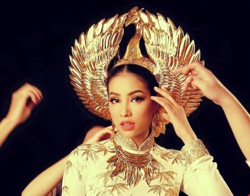 Can canh hai bo quoc phuc cua Pham Huong tai Miss Universe-Hinh-7